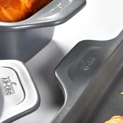Nonstick Bakeware Pan With Cooling Rack I All-Clad